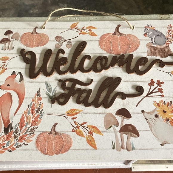 NWT- Adorable- Wooden Hello Fall- Critters Decoration Sign ๐ฟ๏ธ๐ฆ๐โ๐ซ๐ - Picture 7 of 17
